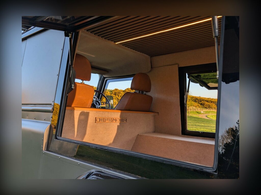 Land Rover Defender 110 County Dcb #15