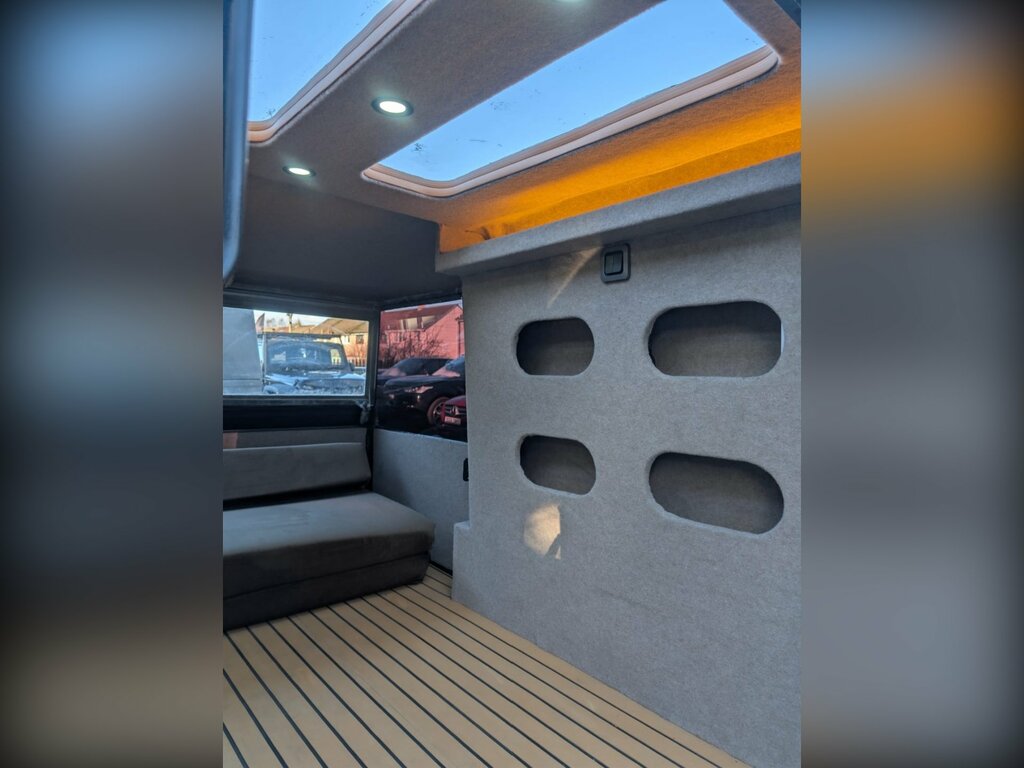 Land Rover Defender 110 County Dcb #11