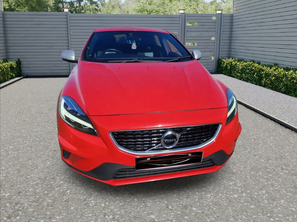 Volvo V40 2.0 T2 R-design Hatchback Euro 6 SM18GFZ Red #2