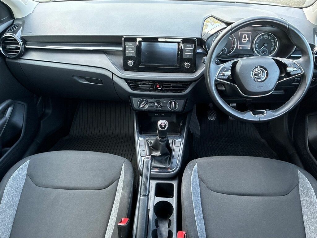 Skoda Fabia Se Comfort 1.0 Mpi 80 Ps 5G Man 2023 CMZ7783 White #2