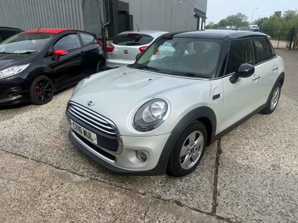 Mini Hatch 1.5 Cooper D Euro 6 Ss CV16WUL Silver #2
