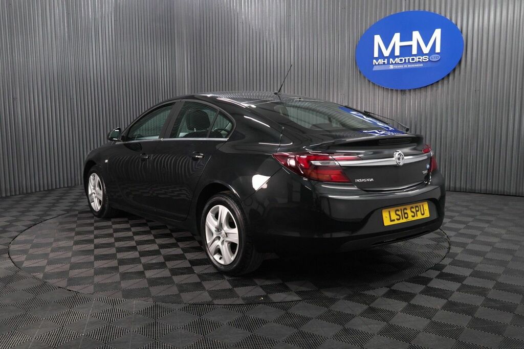 Vauxhall Insignia Cdti Design Hatchback Black #4
