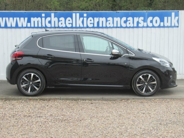 Peugeot 208 1.5 Bluehdi Tech Edition Hatchback Manu KV19DCL Black #2
