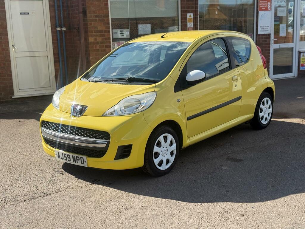 Peugeot 107 1.0 12V Urban Euro 4 Yellow