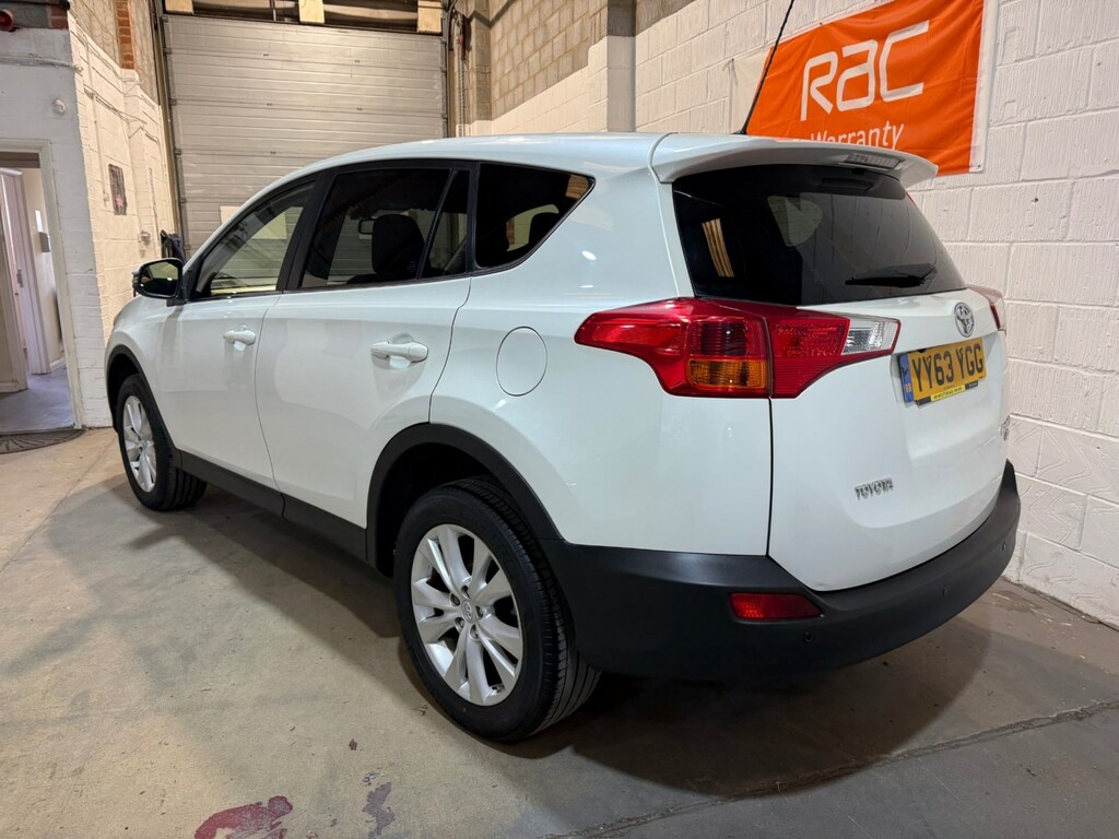 Toyota Rav 4 2.2 D-cat Icon White #3