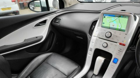 Chevrolet Volt  White #30