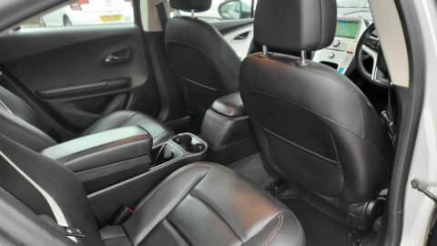 Chevrolet Volt  White #18