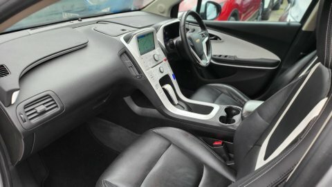 Chevrolet Volt  White #11