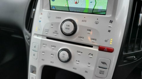 Chevrolet Volt  White #29