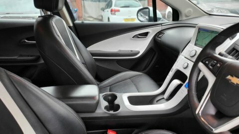 Chevrolet Volt  White #26