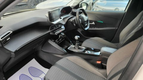 Peugeot 208 Puretech Allure S PJ21UON White #2