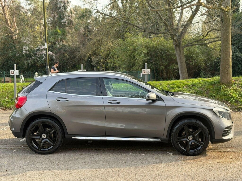 Mercedes-Benz GLA Class 1.6 Gla200 Amg Line Euro 6 Ss KK18UPV Grey #3