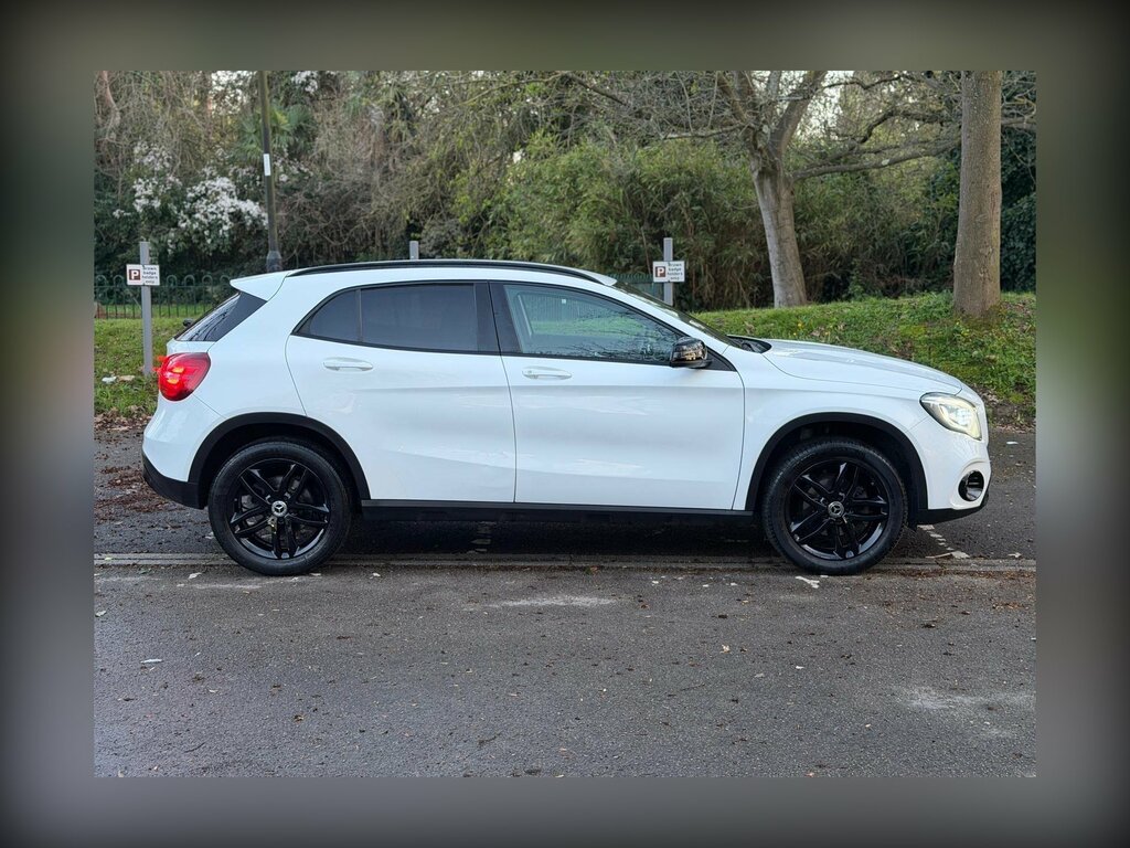 Mercedes-Benz GLA Class 1.6 Gla180 Urban Edition 7G-dct Euro 6 Ss LK19KFX White #3