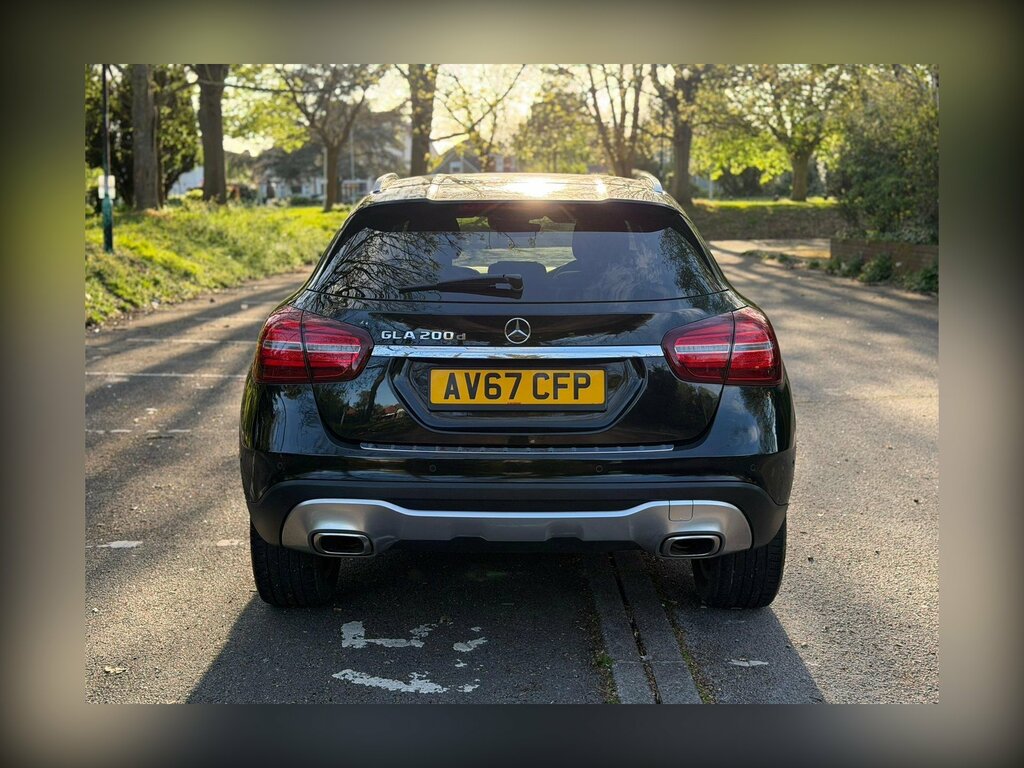 Mercedes-Benz GLA Class 2.1 Gla200d Sport Premium 7G-dct Euro 6 Ss AV67CFP Black #5