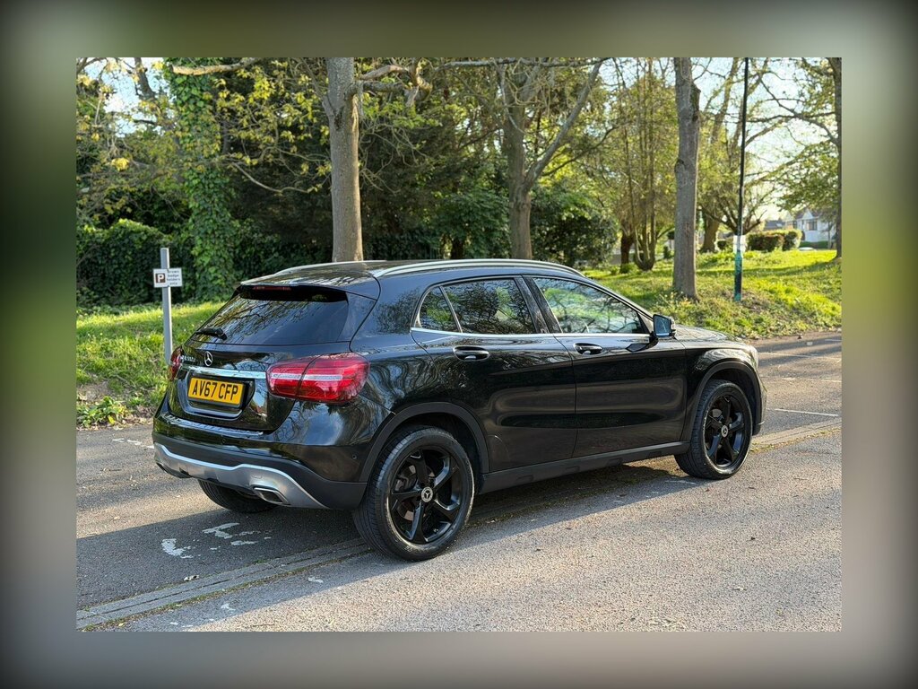 Mercedes-Benz GLA Class 2.1 Gla200d Sport Premium 7G-dct Euro 6 Ss AV67CFP Black #4