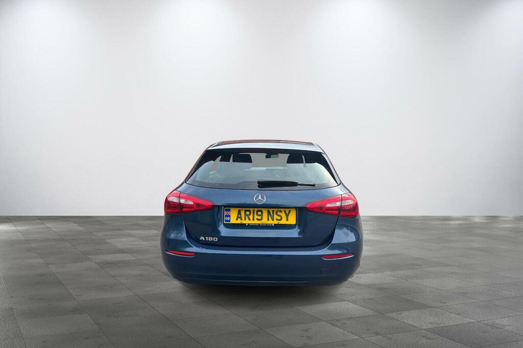 Mercedes-Benz A Class 1.3 A180 Se 7G-dct Euro 6 Ss AR19NSY Blue #4