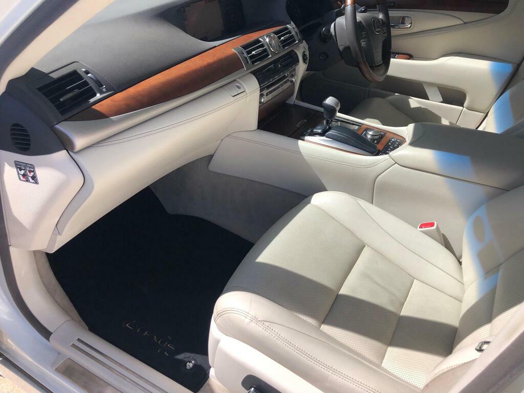 Lexus LS 5.0 V8 Premier Cvt 4Wd Euro 5 Ss Silver #12