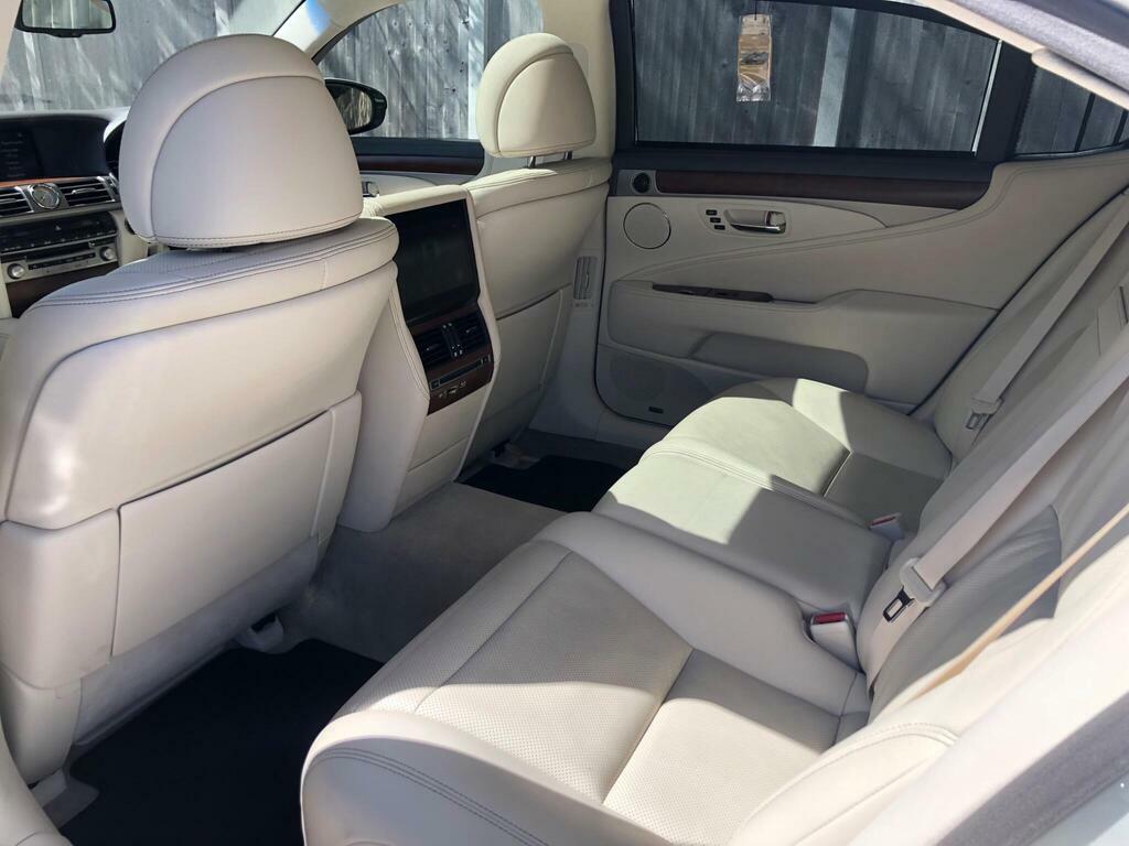 Lexus LS 5.0 V8 Premier Cvt 4Wd Euro 5 Ss Silver #16
