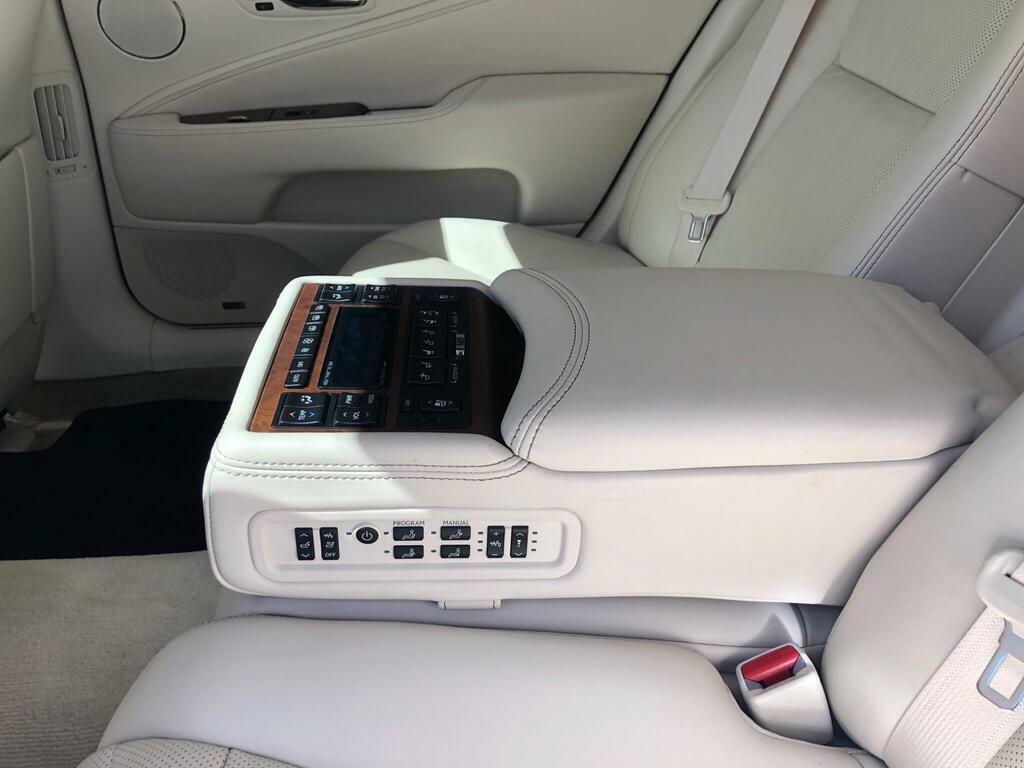 Lexus LS 5.0 V8 Premier Cvt 4Wd Euro 5 Ss Silver #20