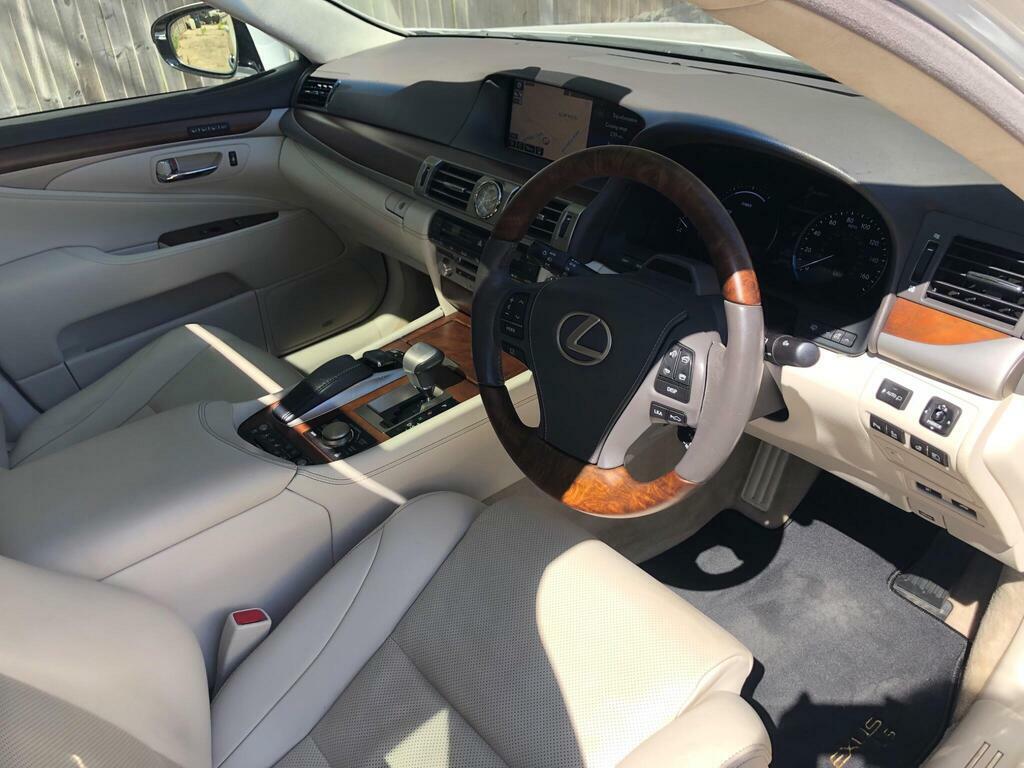 Lexus LS 5.0 V8 Premier Cvt 4Wd Euro 5 Ss Silver #13