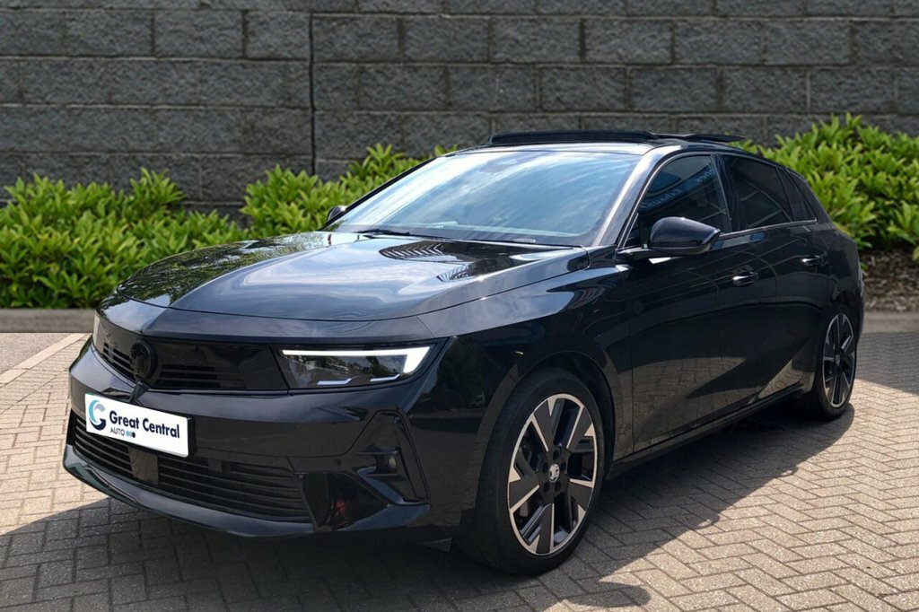 Vauxhall Astra Hatchback FV24VVD Black #3