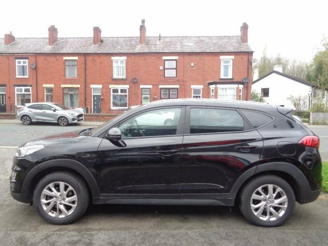 Hyundai Tucson 1.6 Gdi Se Nav Suv Euro 6 S S WR19WJE Black #4