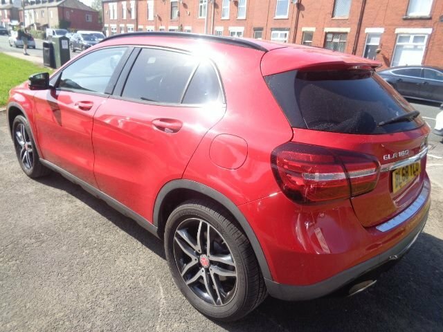 Mercedes-Benz GLA Class 1.6 Gla180 Urban Edition Suv 7G-dct Eur BL68YLU Red #6