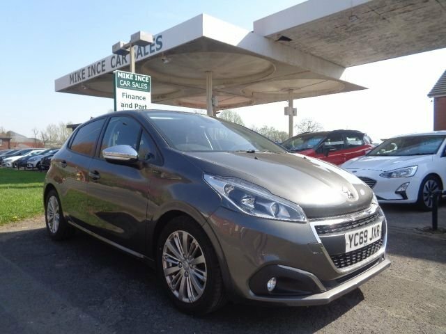 Peugeot 208 1.2 Puretech Signature Hatchback Grey