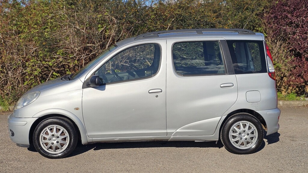 Toyota Verso 1.3 Vvt-i T Spirit Silver #4