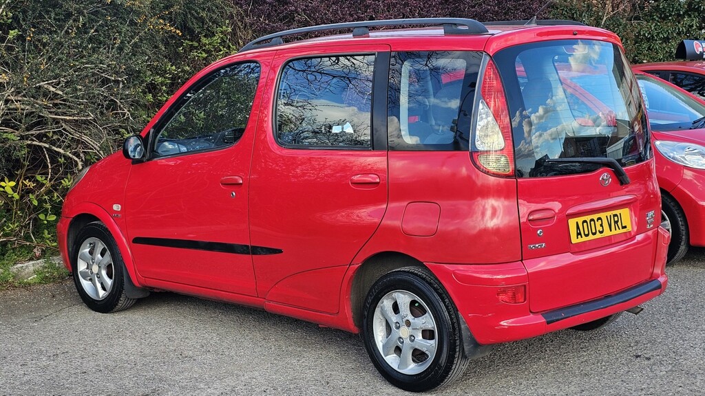 Toyota Verso 1.3 Vvt-i T Spirit AO03VRL Red #5
