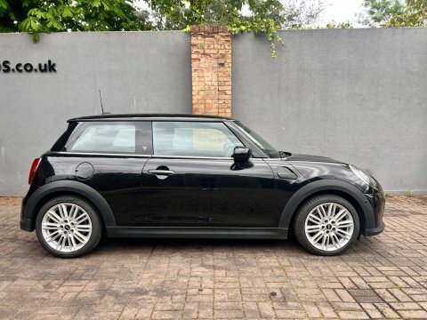 Mini Hatch 1.5 Cooper Exclusive LG22XSD Black #2