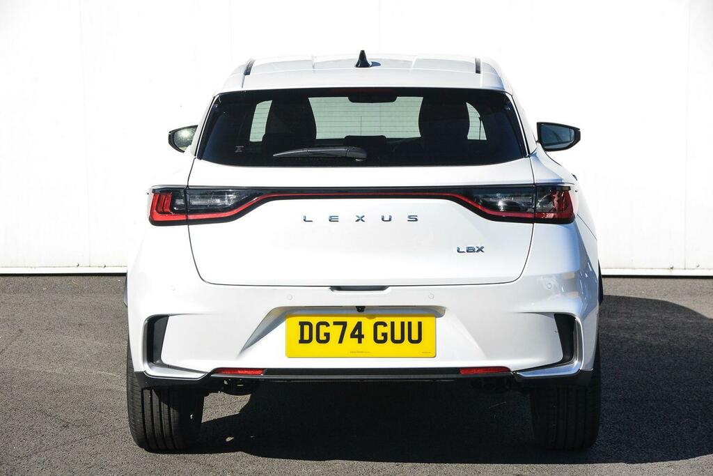 Lexus LBX 1.5 Takumi E-cvt DG74GUU White #4