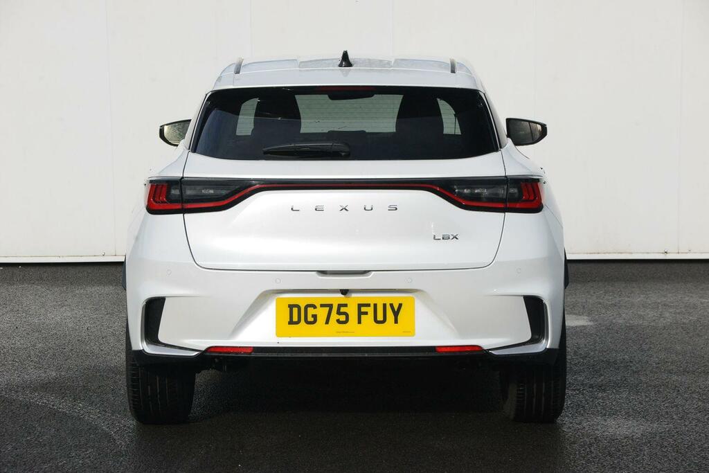 Lexus LBX 1.5 Takumi E-cvt DG75FUY White #4