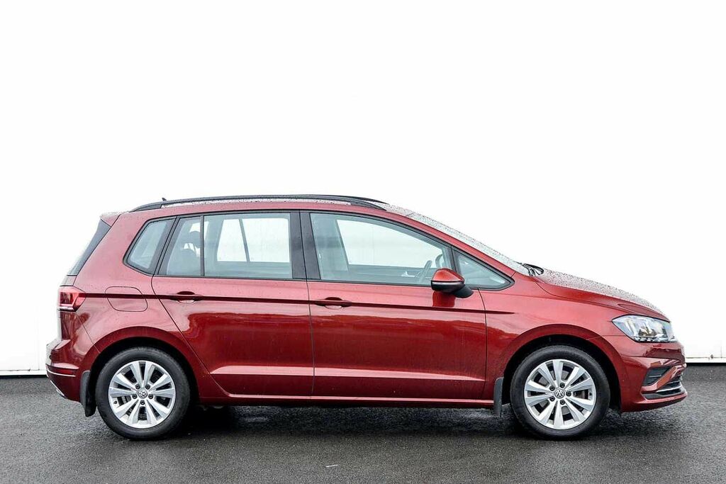 Volkswagen Golf SV 1.6 Tdi 115 Se Dsg Red #4