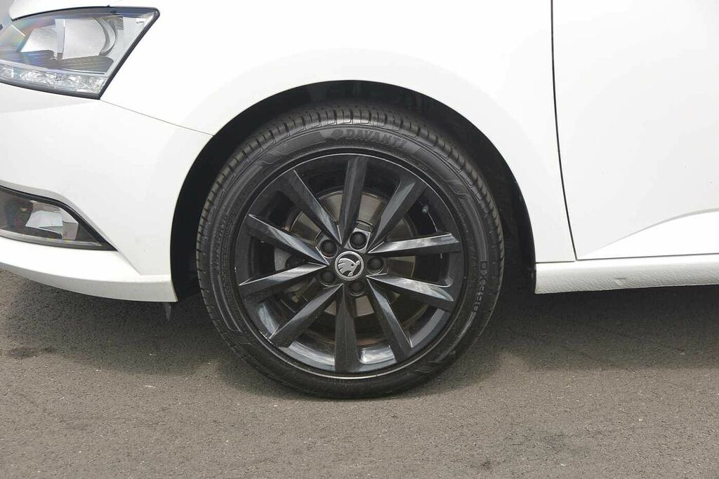 Skoda Fabia 1.0 Mpi 75 Colour Edition DX19FWK White #5
