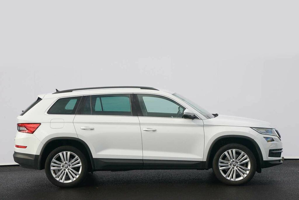 Skoda Kodiaq 2.0 Tsi Se L 4X4 Dsg 7 Seat White #4