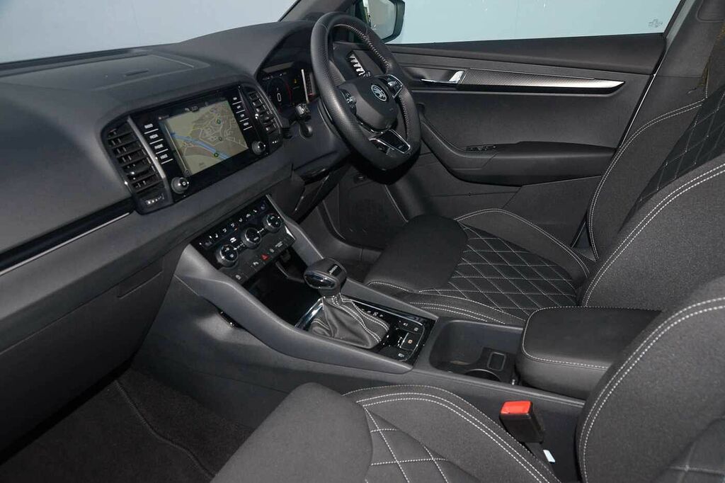 Skoda Karoq 1.5 Tsi Sportline Dsg EU72HHV Silver #2