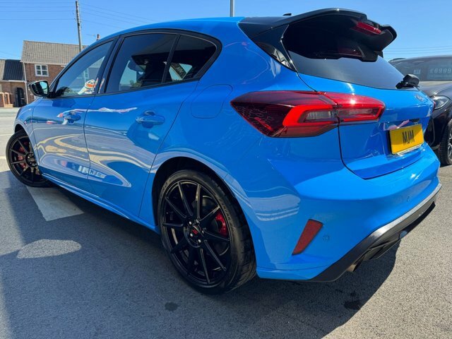 Ford Focus 2024 2.3T Ecoboost St Edition Hatchback KR74HMD Blue #2