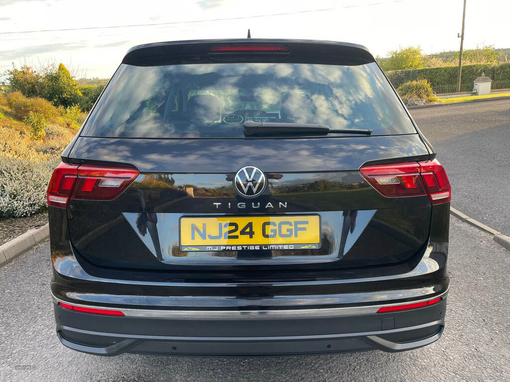 Volkswagen Tiguan 2.0 Tdi Life Black #4