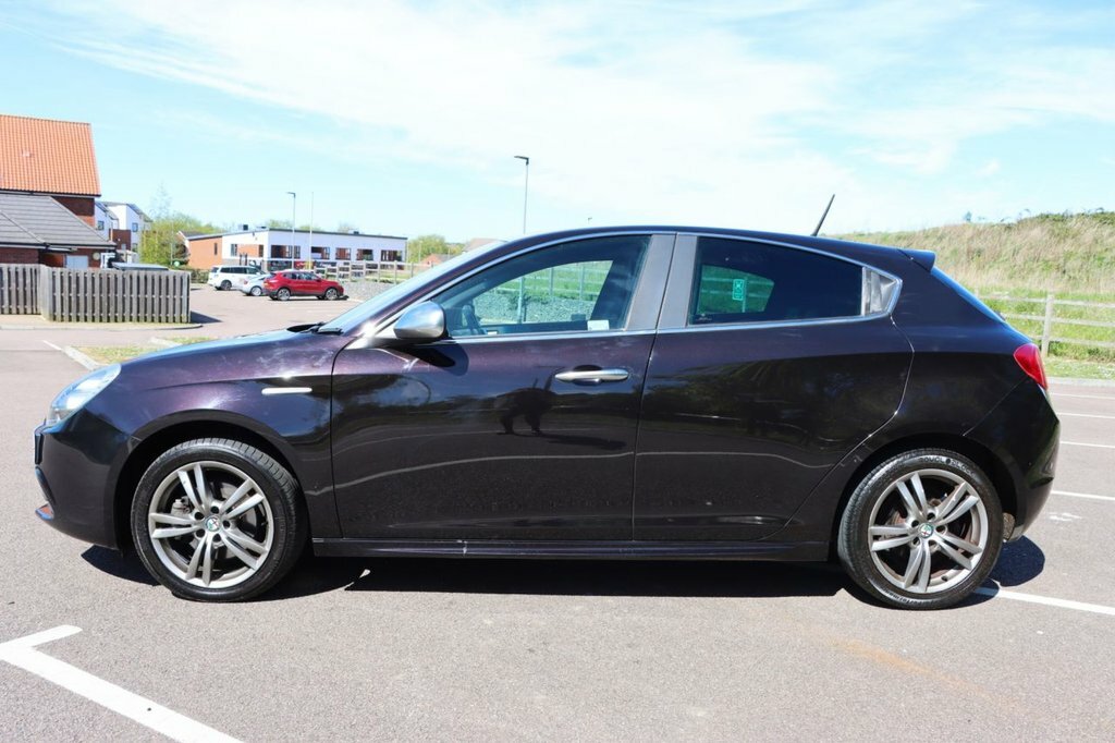 Alfa Romeo Giulietta 2L Exclusive Black #6