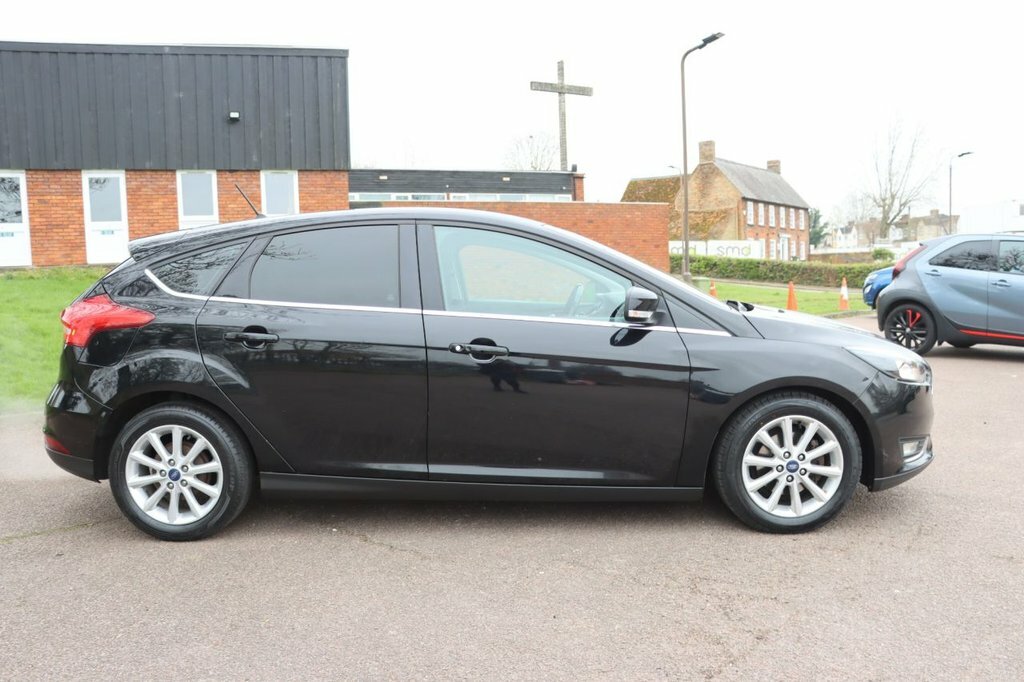Ford Focus 1L Titanium KT67DLX Black #5