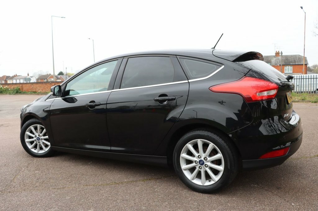 Ford Focus 1L Titanium KT67DLX Black #4