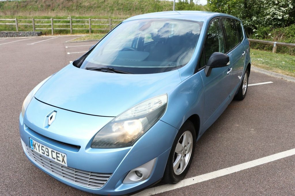 Renault Grand Scenic Dynamique Brown #22