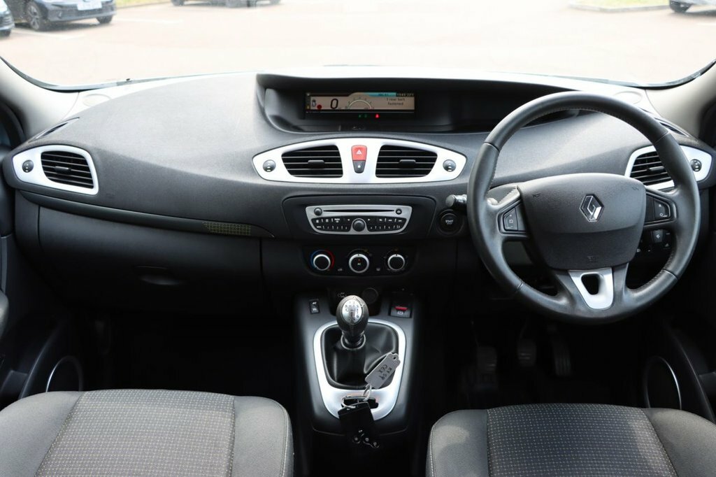 Renault Grand Scenic Dynamique Brown #15