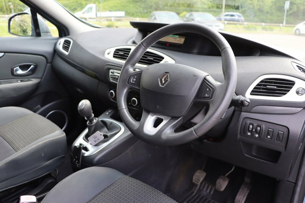 Renault Grand Scenic Dynamique Brown #12