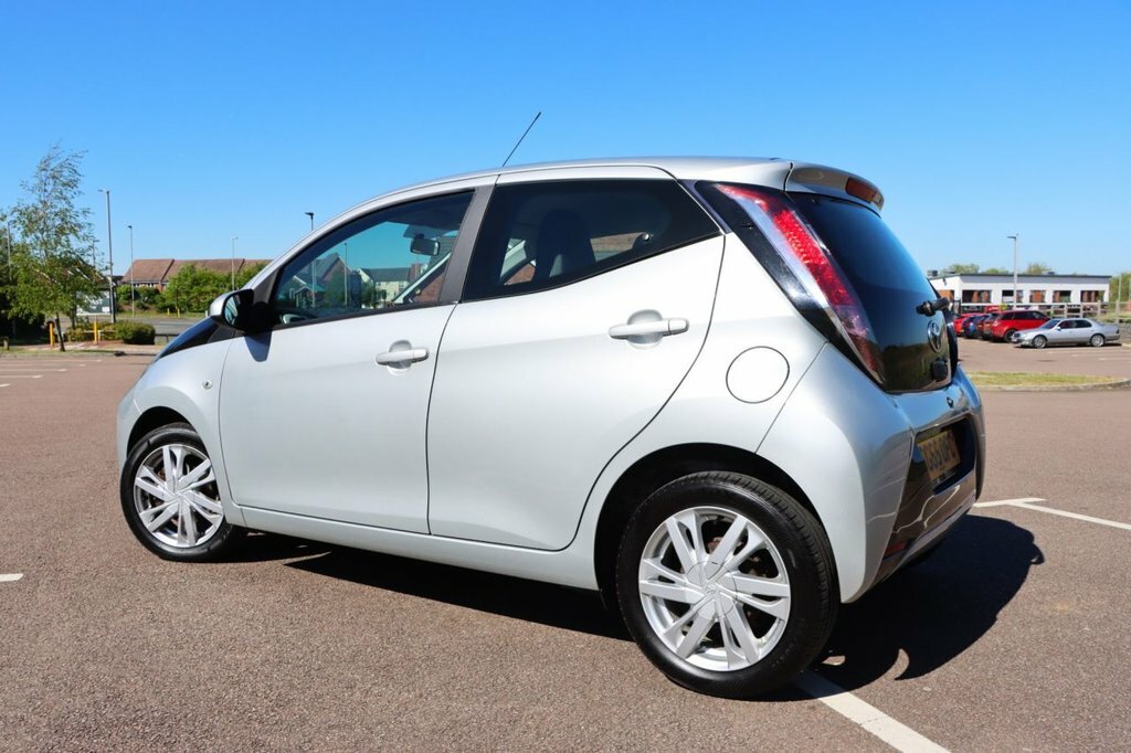 Toyota Aygo 1L X-pression SG65OFC Silver #4