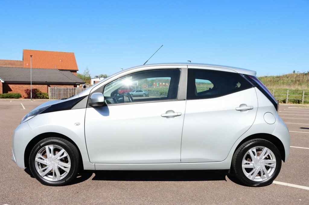 Toyota Aygo 1L X-pression SG65OFC Silver #6