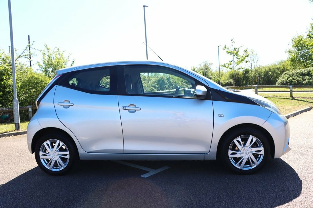 Toyota Aygo 1L X-pression SG65OFC Silver #5