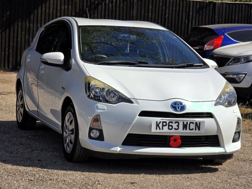 Toyota Aqua   #9