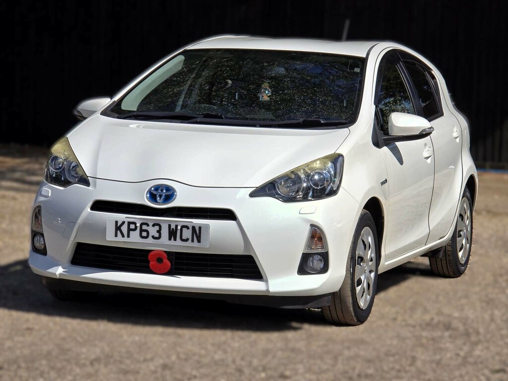 Toyota Aqua   #4